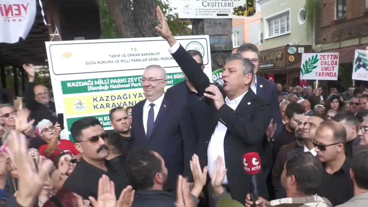 Özgür Özel Balıkesir’de: ‘Her meydanı doldurun, hep birlikte sesinizi yükseltin’